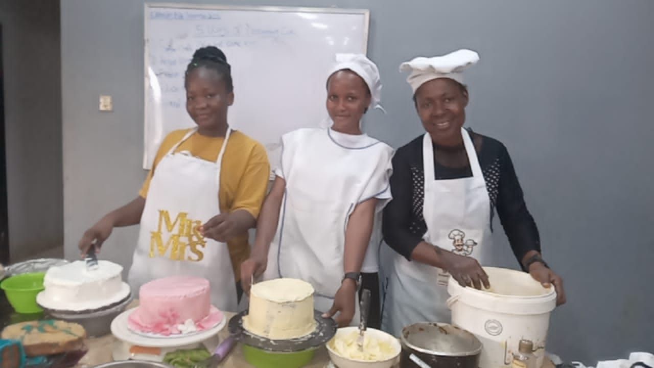 Cake decorating