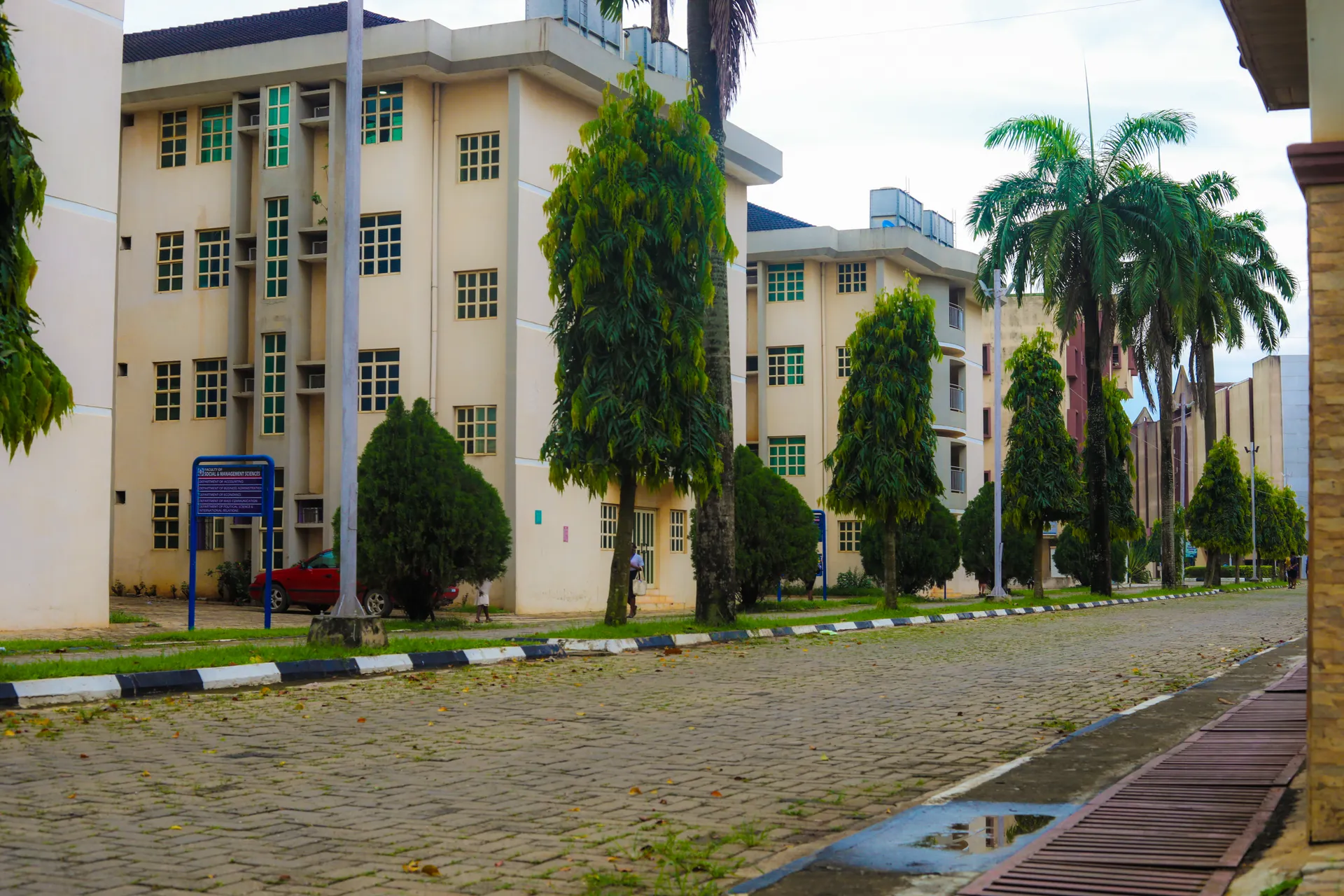 Campus building and landscaped lawn